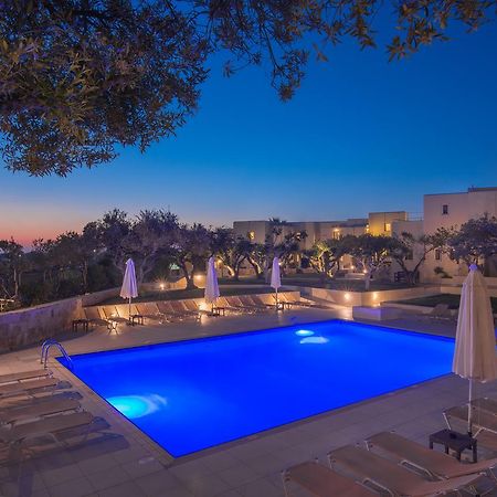 הרסוניסוס Ourania Apartments Hotel מראה חיצוני תמונה