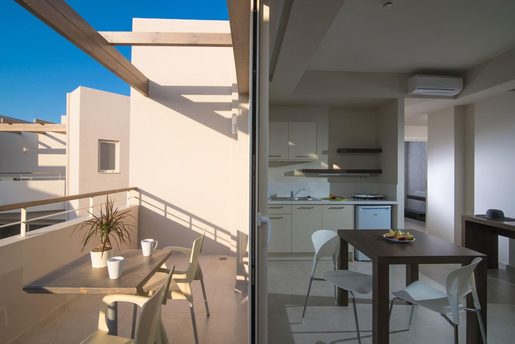 הרסוניסוס Ourania Apartments Hotel מראה חיצוני תמונה