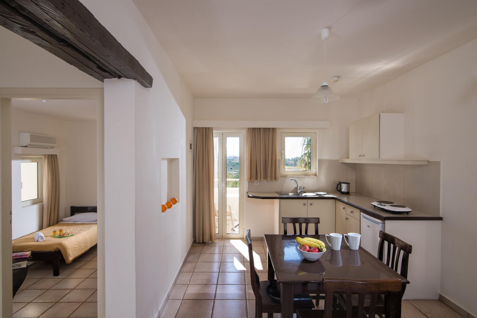הרסוניסוס Ourania Apartments Hotel מראה חיצוני תמונה